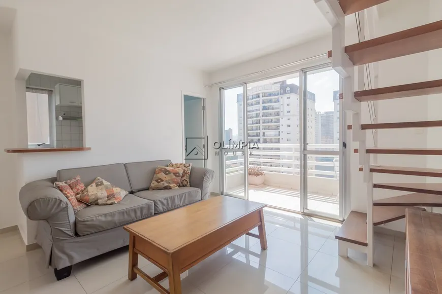 Foto 1 de Apartamento com 2 Quartos para alugar, 74m² em Moema, São Paulo