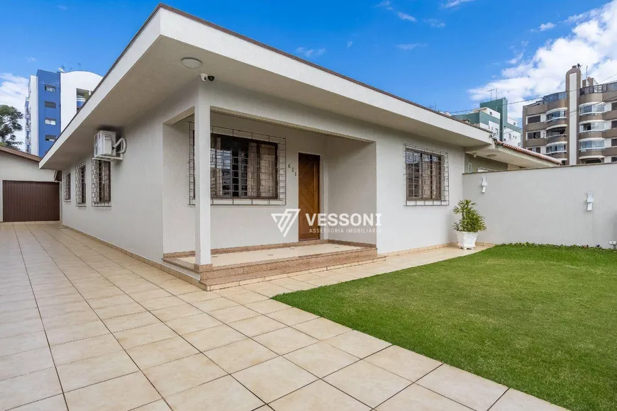 Foto 1 de Casa com 4 Quartos à venda, 293m² em Vila Izabel, Curitiba