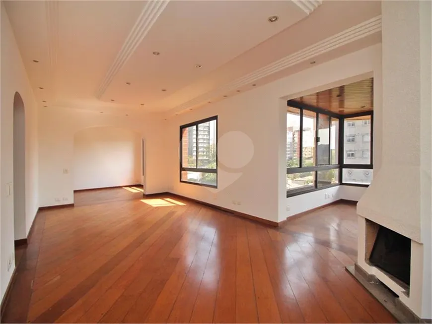 Foto 1 de Apartamento com 3 Quartos para venda ou aluguel, 238m² em Moema, São Paulo