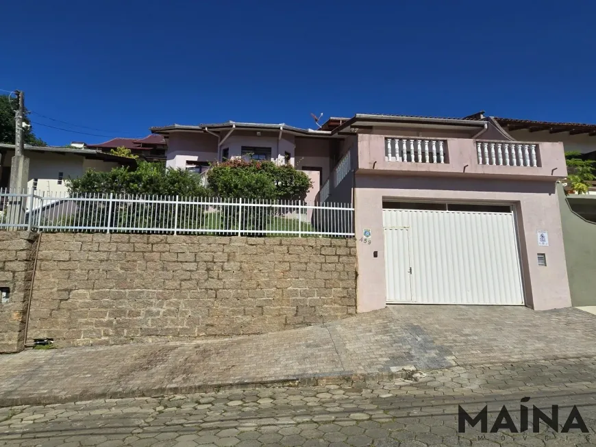 Foto 1 de Casa com 2 Quartos para alugar, 198m² em Salto, Blumenau