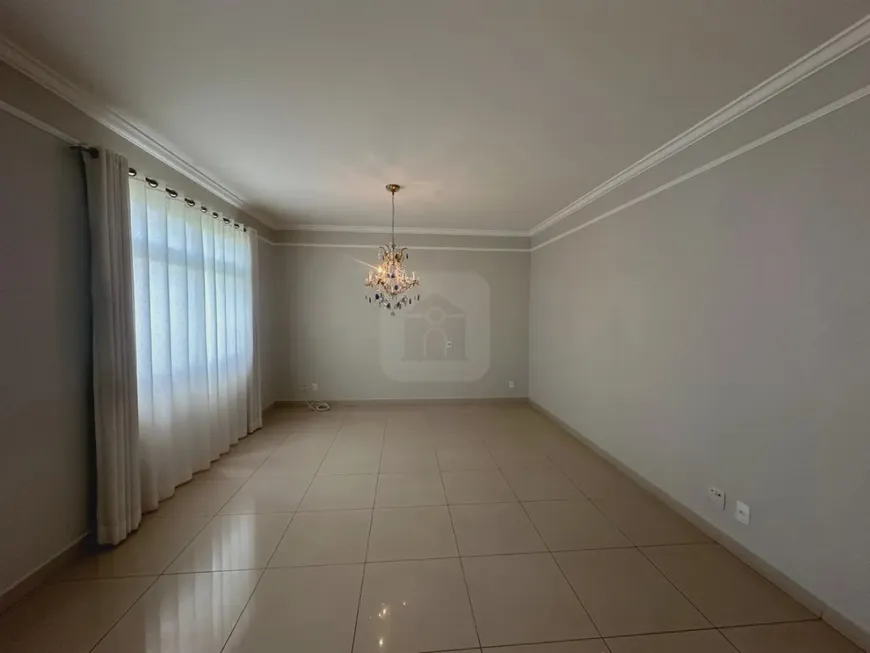 Foto 1 de Casa de Condomínio com 5 Quartos para alugar, 300m² em Nova Uberlandia, Uberlândia