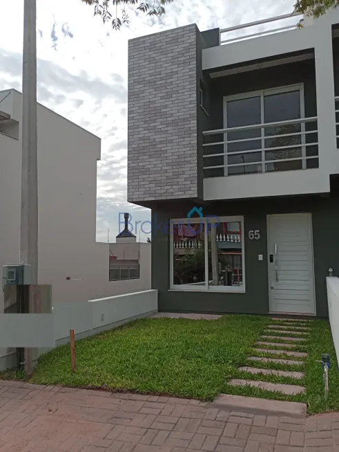 Foto 1 de Casa com 2 Quartos à venda, 121m² em Guarujá, Porto Alegre