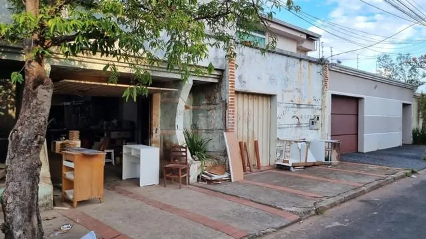 Foto 1 de Lote/Terreno à venda, 300m² em Tubalina, Uberlândia