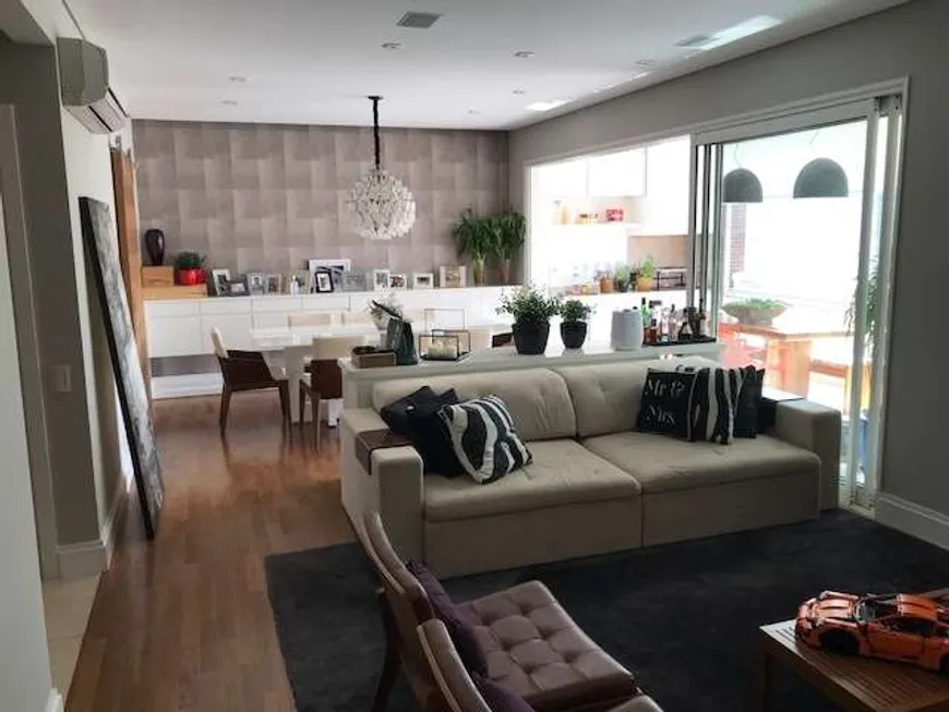 Foto 1 de Apartamento com 3 Quartos à venda, 151m² em Itaim Bibi, São Paulo