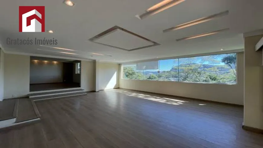 Foto 1 de Casa com 5 Quartos à venda, 540m² em Castelanea, Petrópolis