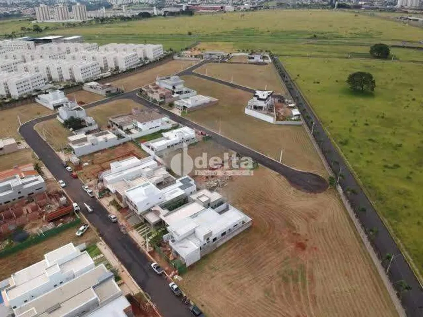 Foto 1 de Lote/Terreno à venda, 568m² em Gávea Sul, Uberlândia