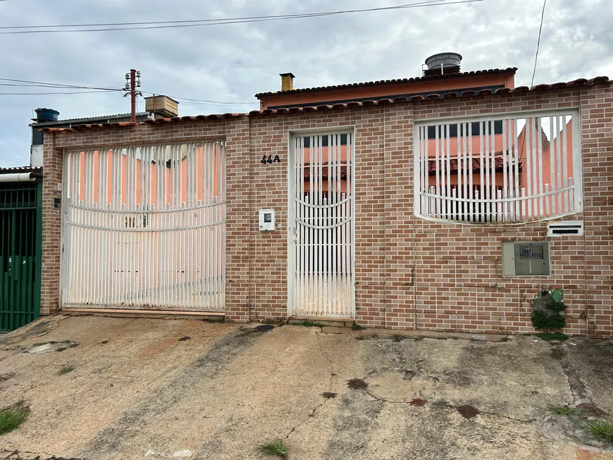 Foto 1 de Sobrado com 3 Quartos à venda, 145m² em Ceilândia, Brasília