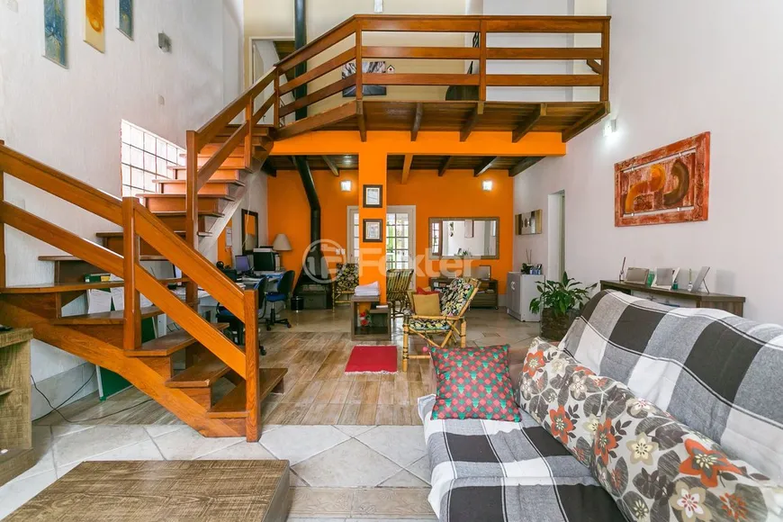 Foto 1 de Casa com 3 Quartos à venda, 154m² em Camaquã, Porto Alegre