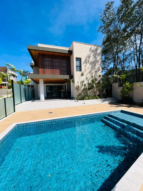 Foto 1 de Casa de Condomínio com 4 Quartos à venda, 290m² em Condomínio do Lago, Goiânia