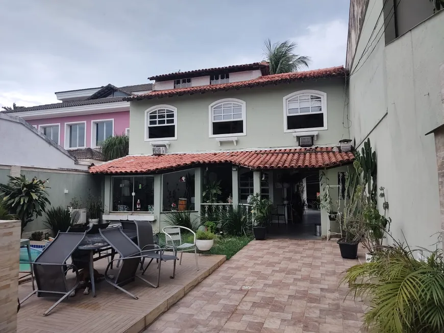 Foto 1 de Casa de Condomínio com 4 Quartos à venda, 330m² em Freguesia- Jacarepaguá, Rio de Janeiro