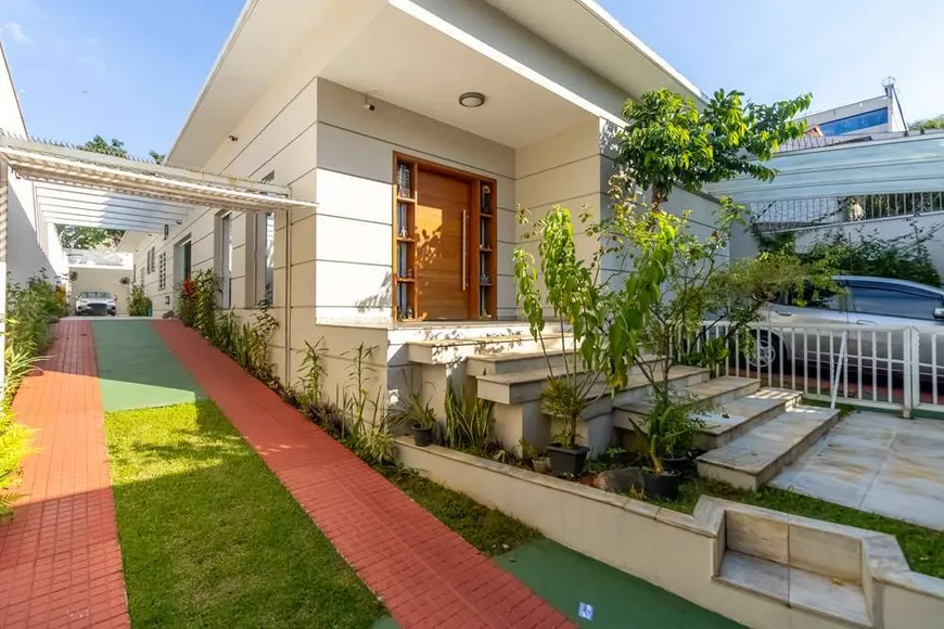 Foto 1 de Casa com 4 Quartos à venda, 265m² em Planalto Paulista, São Paulo