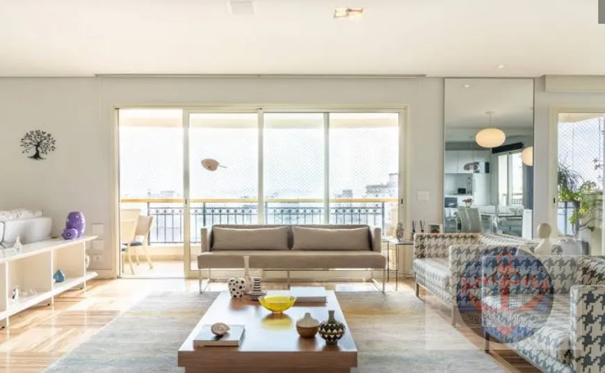 Foto 1 de Apartamento com 3 Quartos para alugar, 230m² em Perdizes, São Paulo