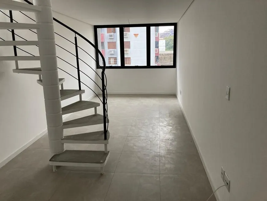 Foto 1 de Sala Comercial à venda, 56m² em Menino Deus, Porto Alegre