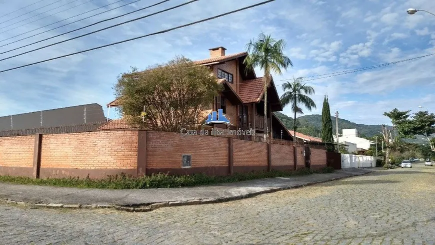 Foto 1 de Casa com 5 Quartos à venda, 232m² em Itacorubi, Florianópolis