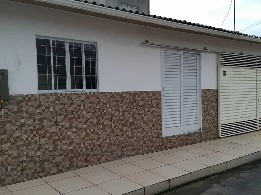 Foto 1 de Casa com 3 Quartos à venda, 150m² em São José Operário, Manaus