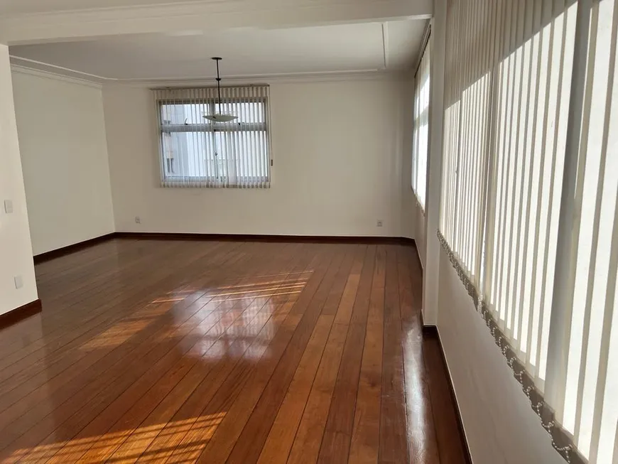 Foto 1 de Apartamento com 4 Quartos para alugar, 285m² em Setor Oeste, Goiânia