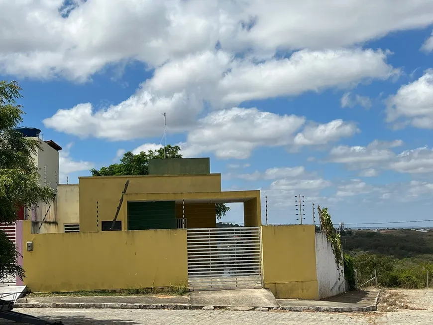 Foto 1 de Casa com 3 Quartos à venda, 55m² em Centro, Solânea