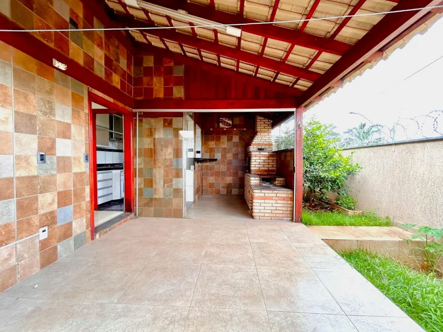 Foto 1 de Casa de Condomínio com 3 Quartos à venda, 164m² em Tubalina, Uberlândia