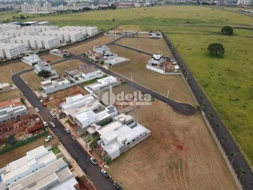 Foto 1 de Lote/Terreno à venda, 592m² em Gávea Sul, Uberlândia