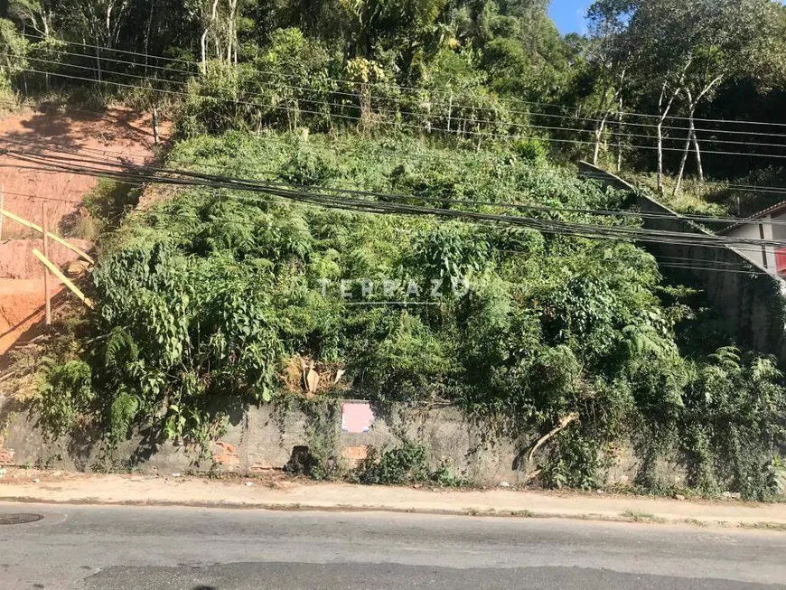 Foto 1 de Lote/Terreno à venda, 942m² em Pimenteiras, Teresópolis