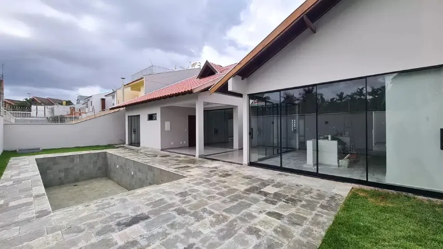 Foto 1 de Casa com 5 Quartos à venda, 317m² em Jardim Guapore, Maringá