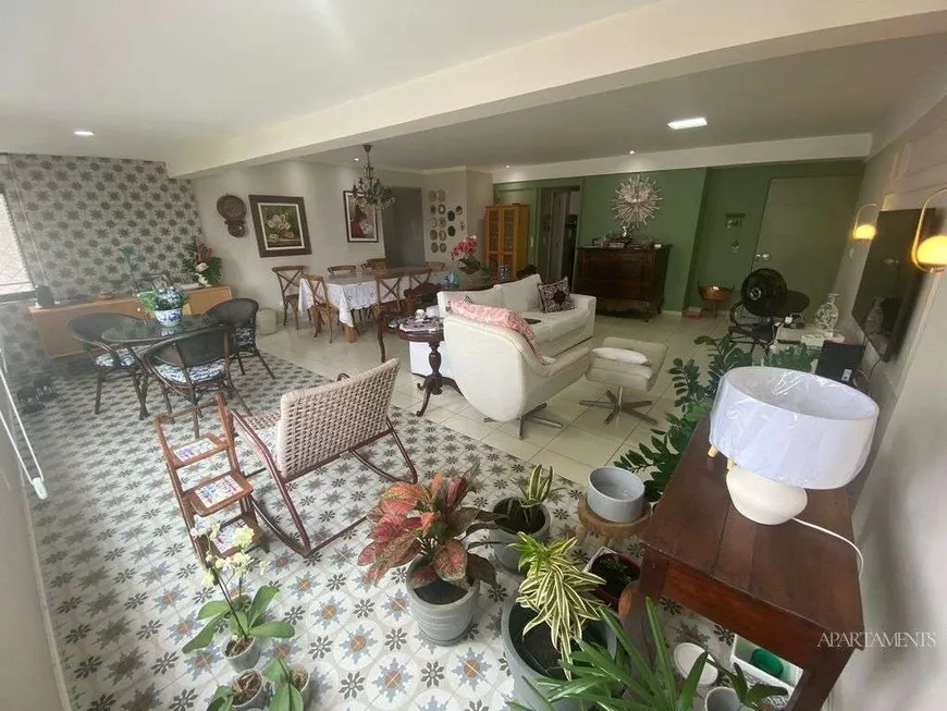 Foto 1 de Apartamento com 4 Quartos à venda, 155m² em Casa Amarela, Recife