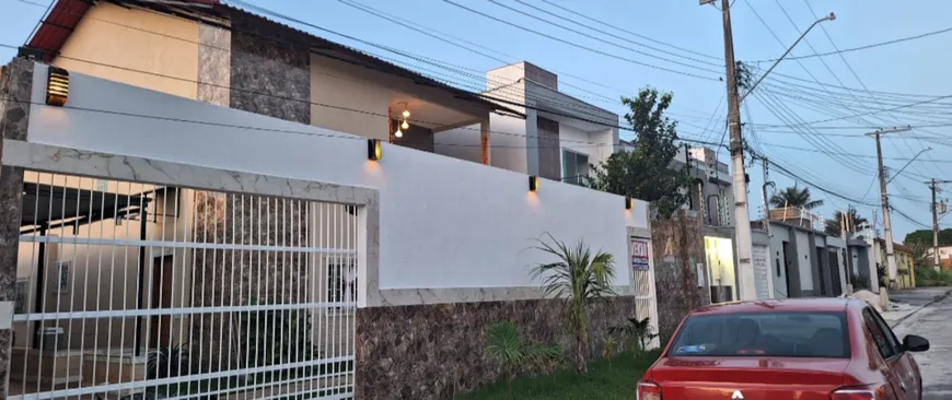 Foto 1 de Casa com 4 Quartos à venda, 290m² em Novo Aleixo, Manaus