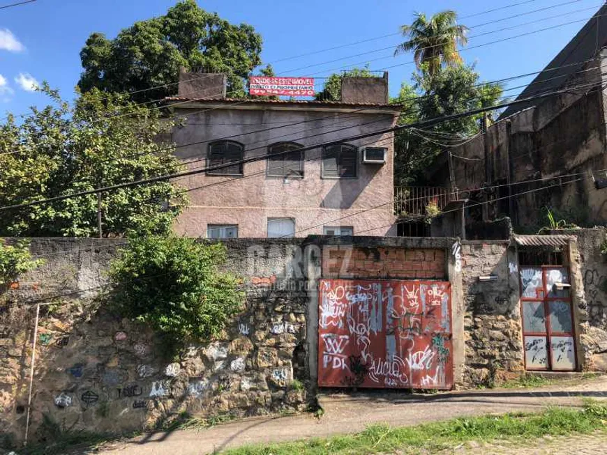 Foto 1 de Casa com 7 Quartos à venda, 1100m² em Encantado, Rio de Janeiro