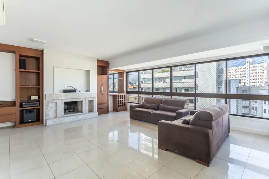 Foto 1 de Apartamento com 4 Quartos à venda, 183m² em Auxiliadora, Porto Alegre