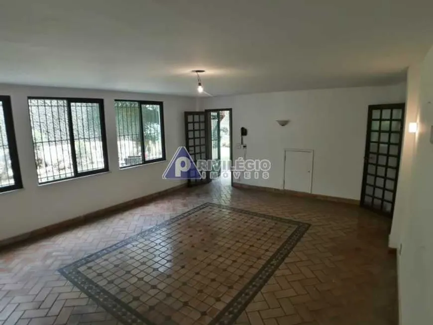 Foto 1 de Casa com 6 Quartos à venda, 633m² em Cosme Velho, Rio de Janeiro