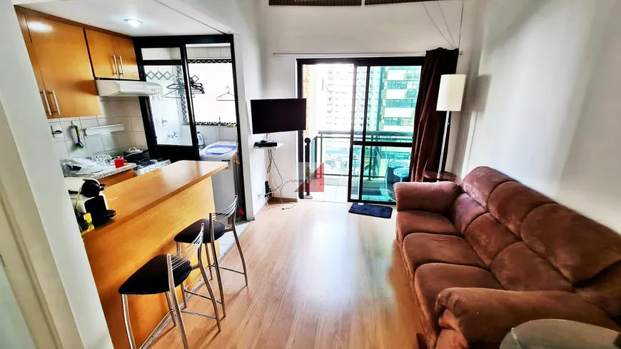 Foto 1 de Apartamento com 1 Quarto para alugar, 50m² em Moema, São Paulo