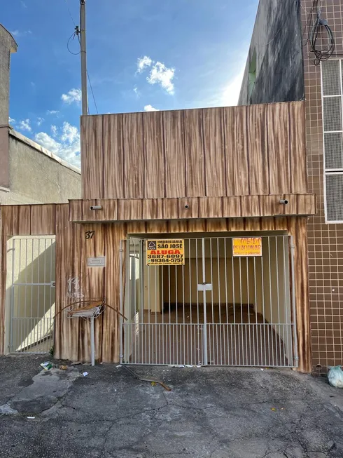 Foto 1 de Sobrado com 3 Quartos para alugar, 150m² em Ayrosa, Osasco