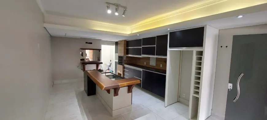 Foto 1 de Casa de Condomínio com 2 Quartos para alugar, 80m² em Jardim Shangri La, Cuiabá