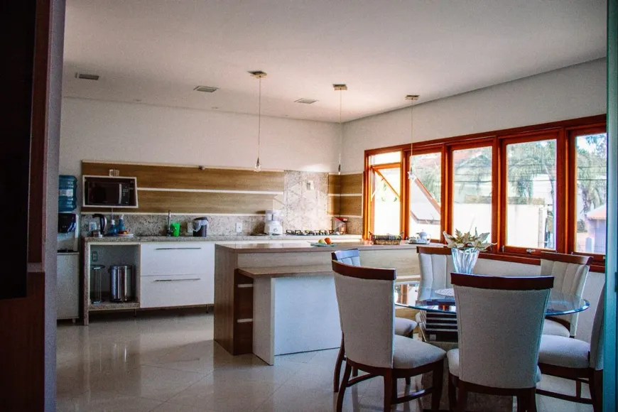 Foto 1 de Casa com 3 Quartos à venda, 250m² em Estância Velha, Canoas