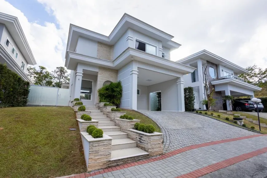 Foto 1 de Casa de Condomínio com 3 Quartos à venda, 230m² em América, Joinville