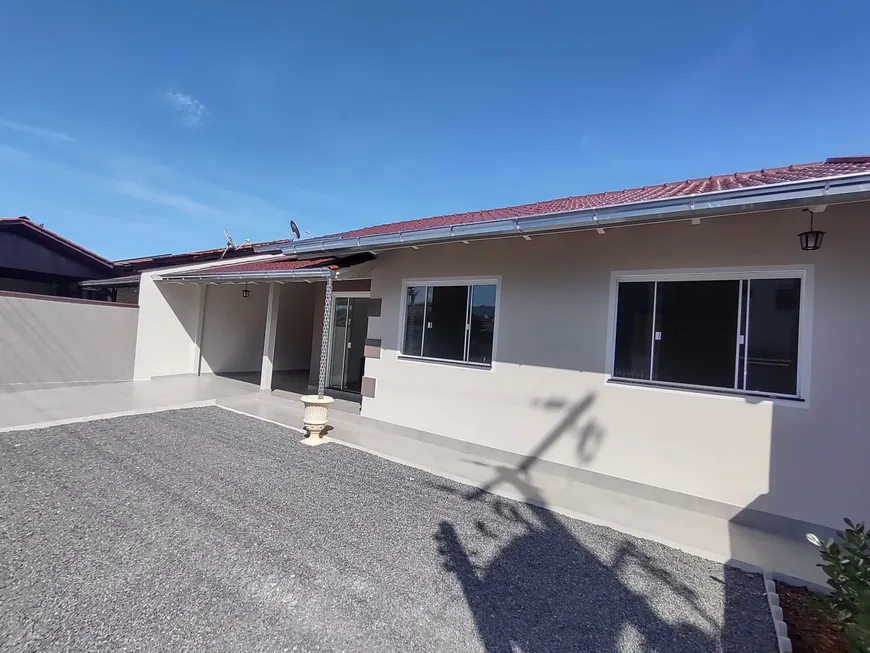 Foto 1 de Sobrado com 3 Quartos à venda, 89m² em Barra do Rio Cerro, Jaraguá do Sul