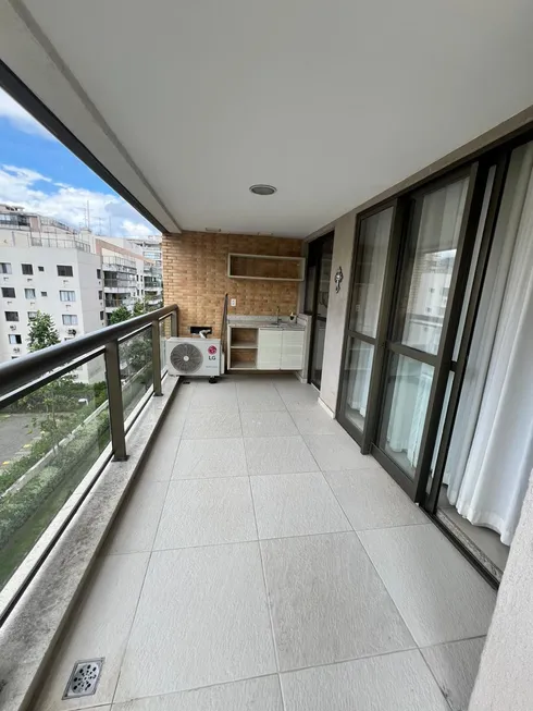 Foto 1 de Apartamento com 3 Quartos à venda, 96m² em Recreio Dos Bandeirantes, Rio de Janeiro