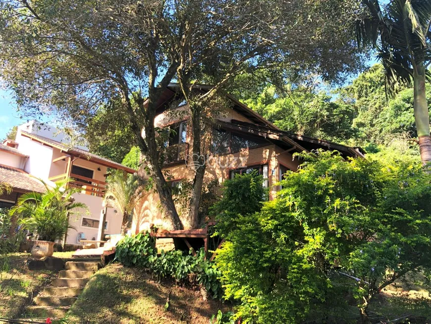 Foto 1 de Casa com 2 Quartos à venda, 122m² em Rio Tavares, Florianópolis