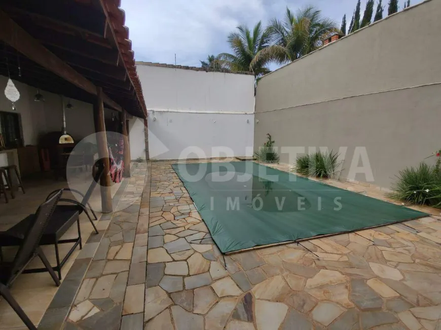 Foto 1 de Casa com 3 Quartos para alugar, 300m² em Morada da Colina, Uberlândia