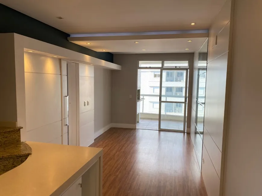 Foto 1 de Apartamento com 3 Quartos à venda, 150m² em Coqueiros, Florianópolis