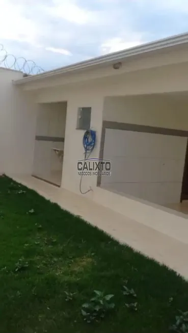 Foto 1 de Casa com 3 Quartos à venda, 200m² em Santa Rosa, Uberlândia