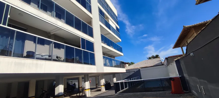 Foto 1 de Apartamento com 3 Quartos para alugar, 90m² em Costazul, Rio das Ostras