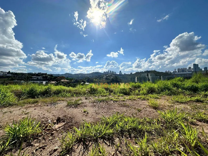 Foto 1 de Lote/Terreno à venda, 3000m² em Vale dos Cristais, Nova Lima