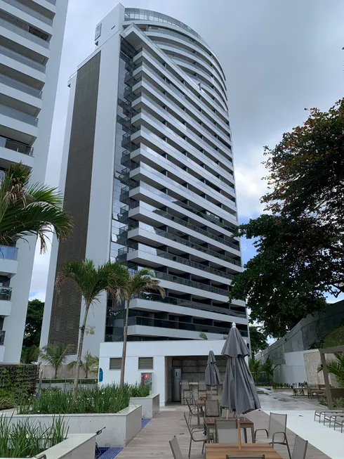 Foto 1 de Apartamento com 2 Quartos para alugar, 64m² em Ondina, Salvador