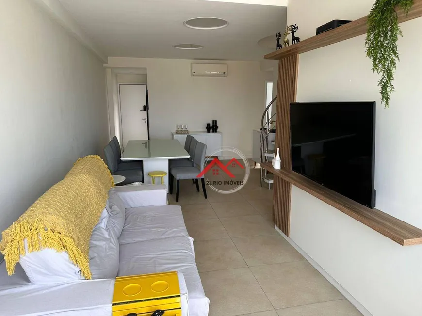 Foto 1 de Cobertura com 3 Quartos para alugar, 160m² em Copacabana, Rio de Janeiro