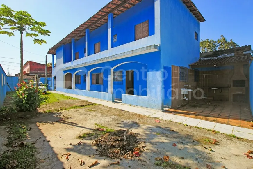 Foto 1 de Casa com 5 Quartos à venda, 235m² em Belmira Novaes, Peruíbe