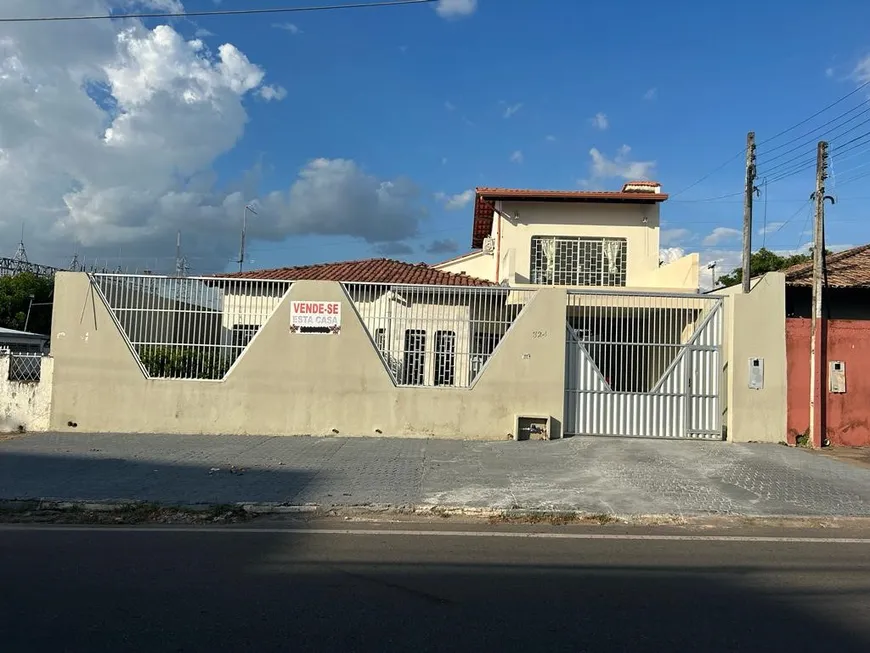 Foto 1 de Casa com 4 Quartos à venda, 310m² em Centro, Boa Vista