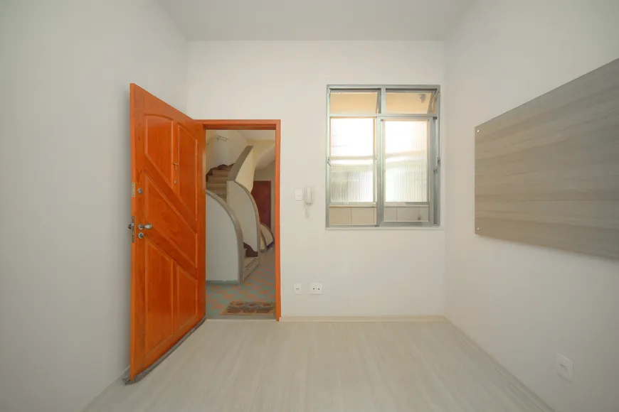 Foto 1 de Apartamento com 2 Quartos à venda, 57m² em Centro, Juiz de Fora