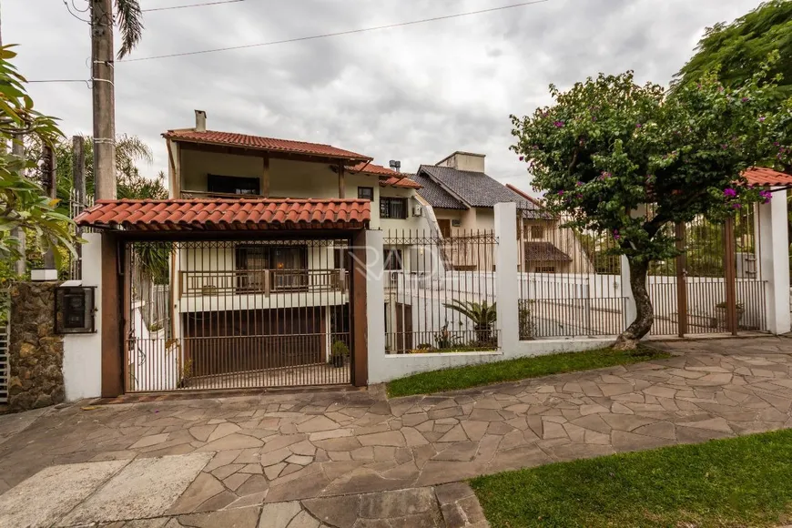 Foto 1 de Casa com 4 Quartos à venda, 580m² em Vila Assunção, Porto Alegre