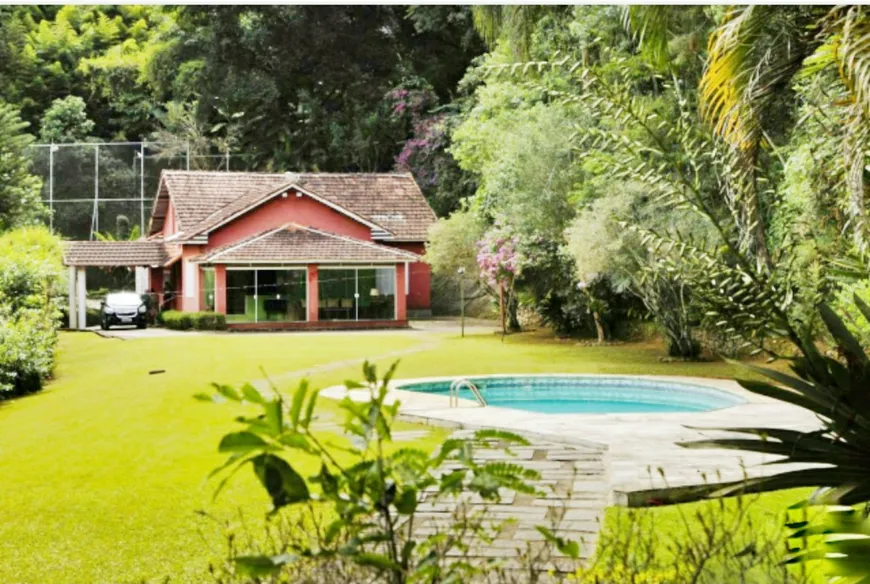 Foto 1 de Casa com 4 Quartos à venda, 550m² em Correas, Petrópolis